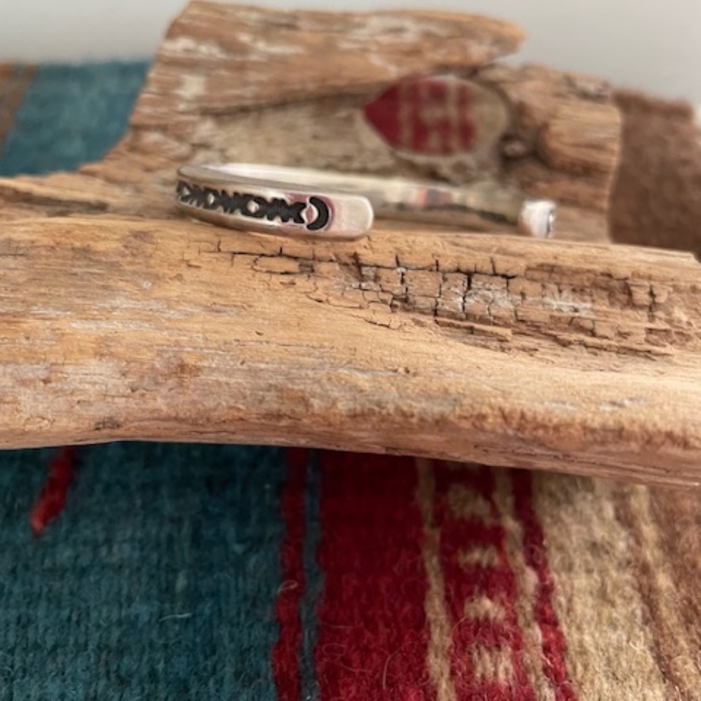 Vintage and Rare El Tom Navajo Sterling Bracelet Cuff 6" - Picture 8 of 10